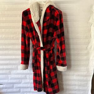 Em & Alfie Red/Black Plaid "Let's Cuddle" Fleece Robe One Size Cozy Lounge Wear